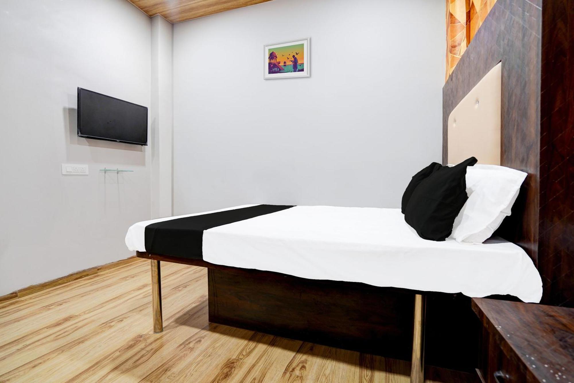 Hotel O New Sai Resort Nagpur Exteriör bild